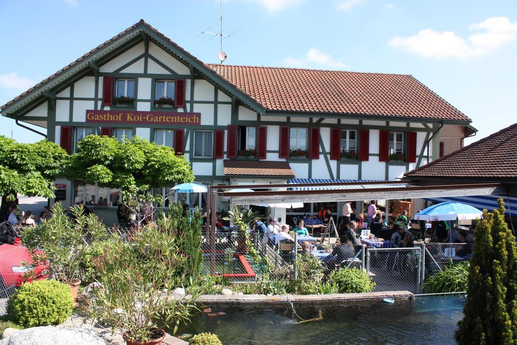 Hotel Restaurant Koi-Gartenteich Hausernmoos Exterior foto