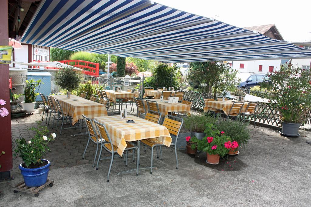 Hotel Restaurant Koi-Gartenteich Hausernmoos Exterior foto