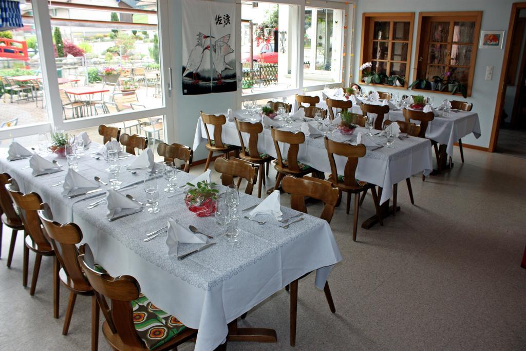 Hotel Restaurant Koi-Gartenteich Hausernmoos Exterior foto